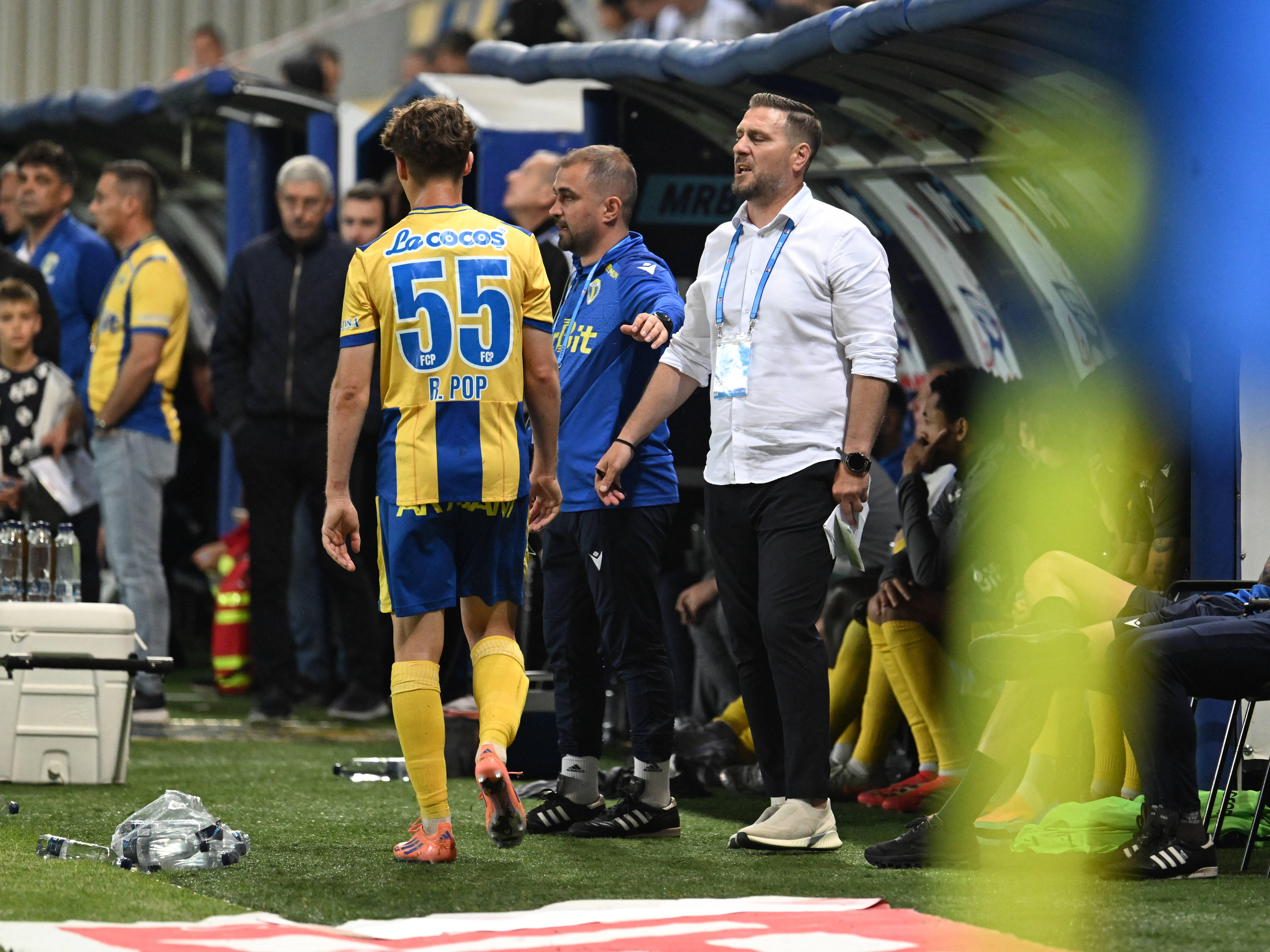 Imagine Stire Rareș Pop, suspendat și amendat de FRF! Veste primită și de ”U” Cluj | 2review.ro