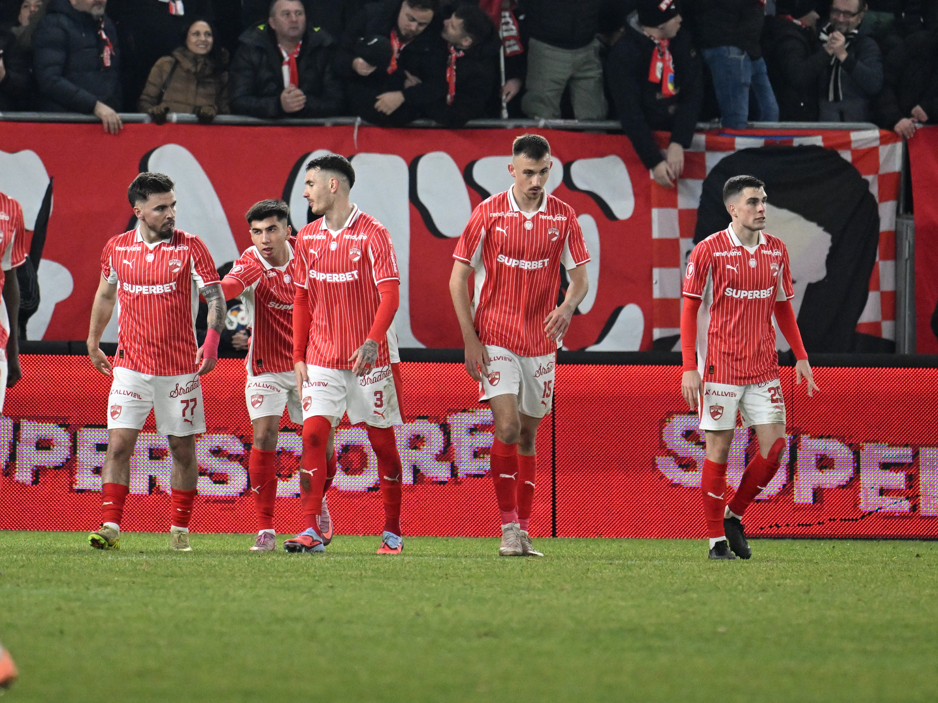 Imagine Stire ”O văd favorită pe FCSB”. Jucătorii lui Dinamo au analizat barajul pentru Conference League | 2review.ro