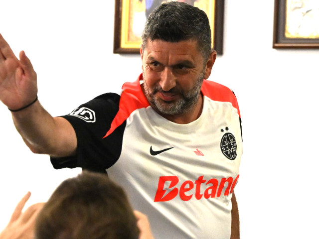 Poza pentru articolul Scenariu "negru" la FCSB: Marius Baciu, OUT la câteva zile după ce i-a spus "DA" lui Gigi Becali!