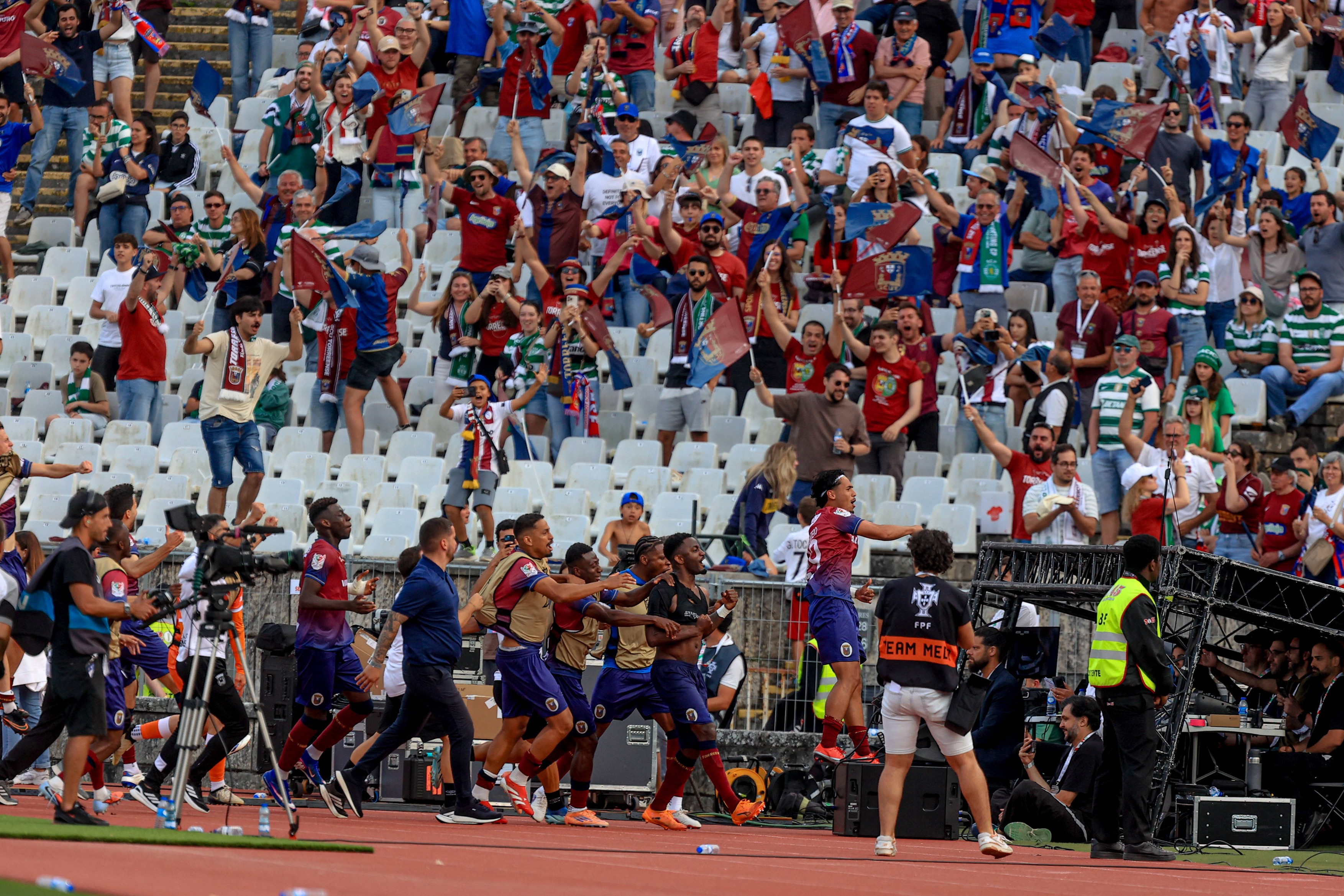 Imagine Stire Surpriză uriașă: o echipă de liga a doua a câștigat Cupa Portugaliei în fața lui Sporting și va evolua în Europa League | 2review.ro