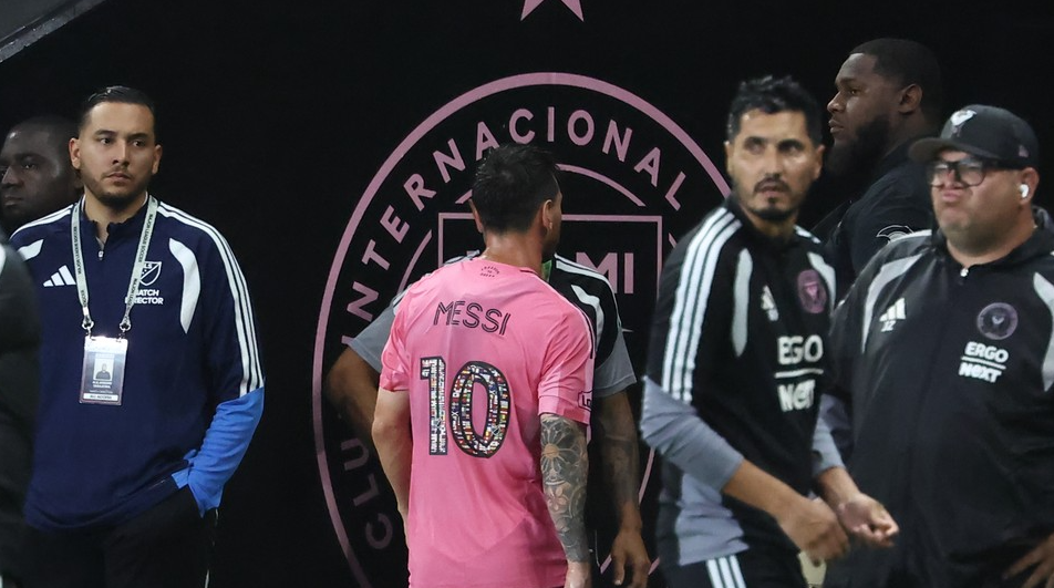 Imagine Stire Argentina ”fierbe”! Cu 17 zile înainte de Cupa Mondială, Leo Messi a cerut schimbare și a mers direct la vestiare | 2review.ro
