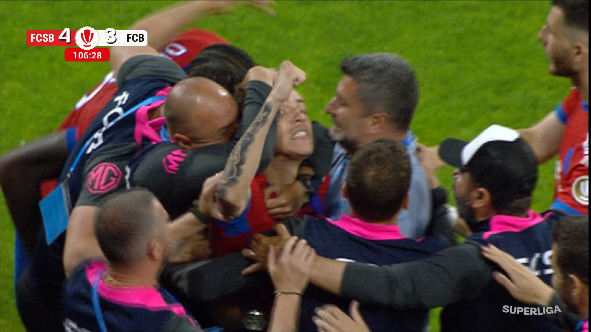 Imagine Stire Bucuria lui Octavian Popescu, după ”bijuteria” de gol cu FC Botoșani. ”Rar se vede!” | 2review.ro