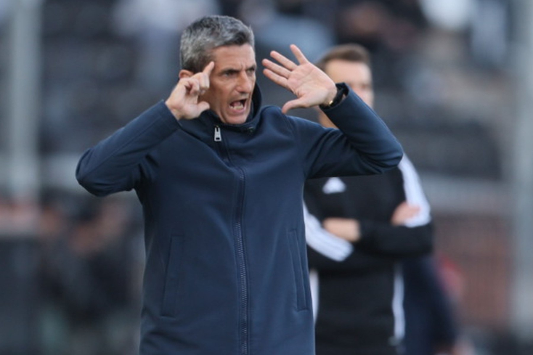 Imagine Stire Răsturnare de situație pentru Răzvan Lucescu! Negociază plecarea de la PAOK | 2review.ro
