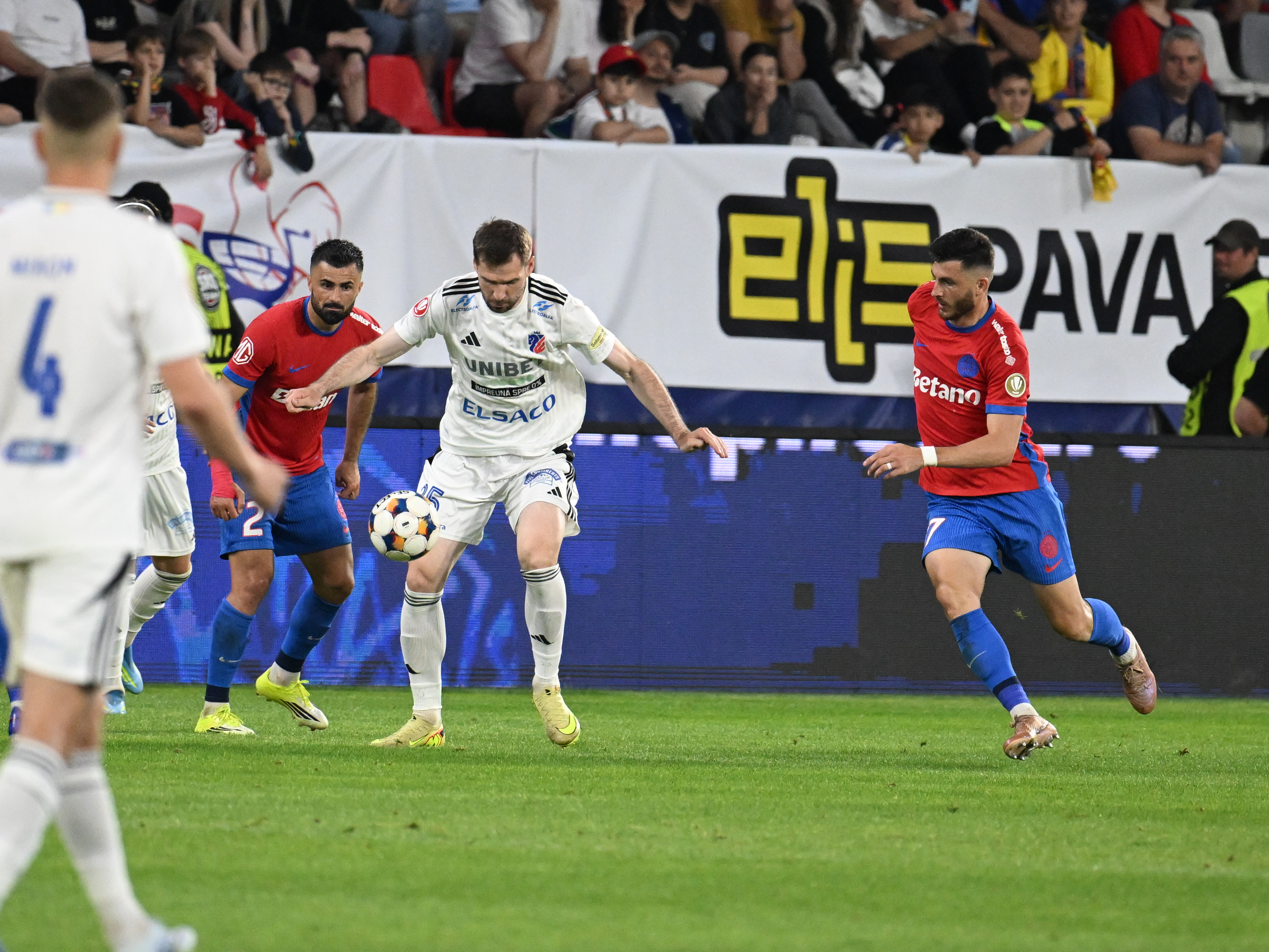 Imagine Stire Pleacă din România, după FCSB - Botoșani: transfer la locul 4 din Thailanda! | 2review.ro