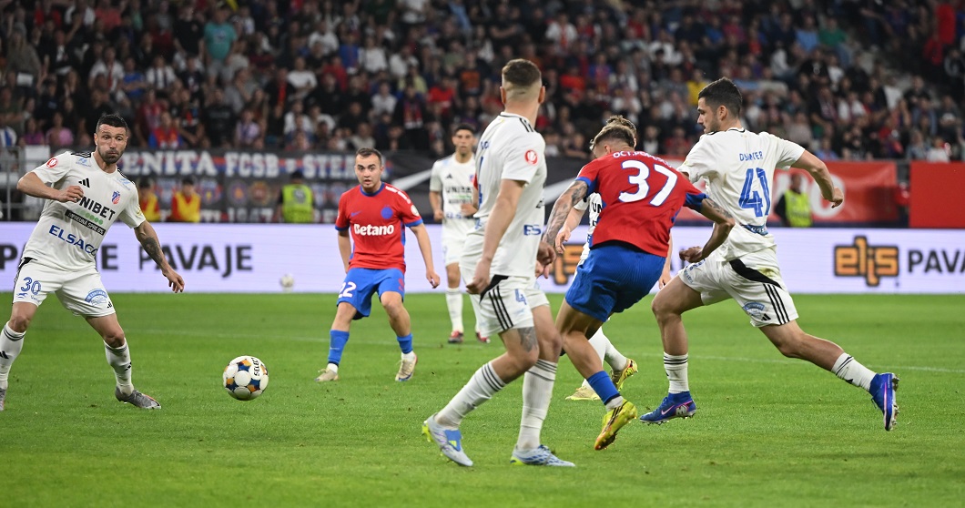 Imagine Stire Șumudică i-a nominalizat pe ”cei mai slabi” din FCSB - Botoșani: ”Am crezut că se turna șapa și a rămas cimentat!” | 2review.ro