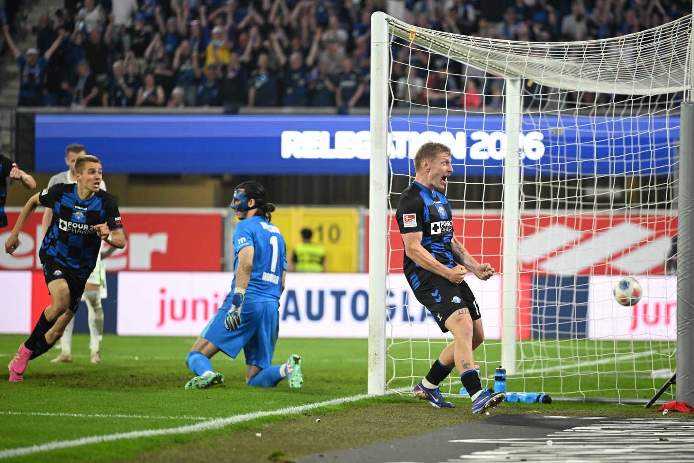 Imagine Stire Dramatic: au primit gol în minutul 100 și au retrogradat după 29 de ani | 2review.ro