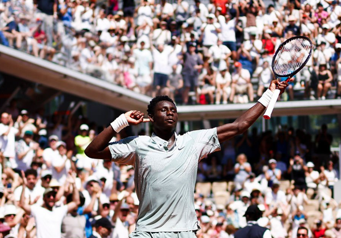 Nemaiîntâlnit de peste 3 decenii! Un tânăr de 17 ani a câștigat și a scris istorie la Roland Garros