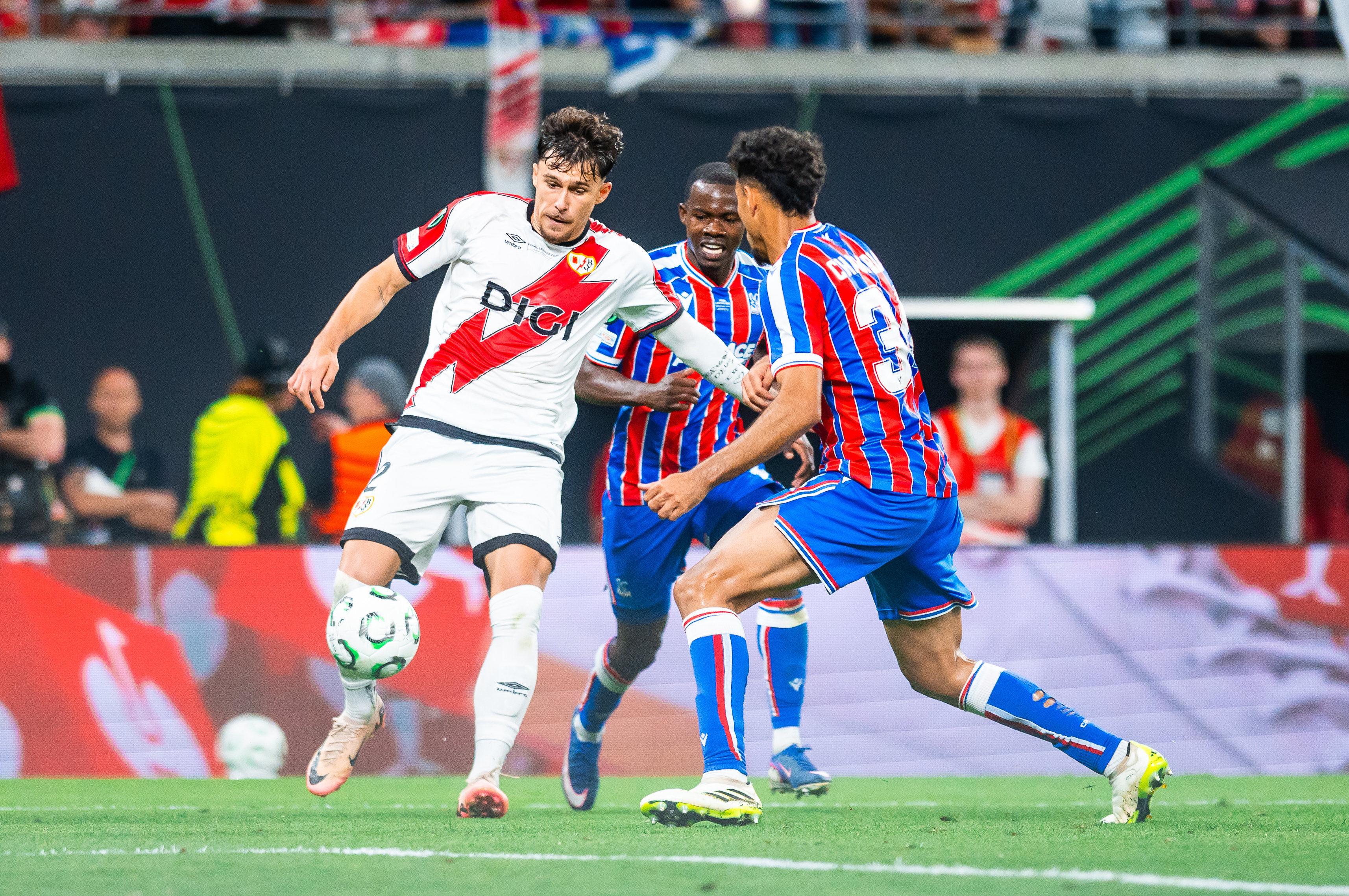 Imagine Stire Jackpot pentru Andrei Rațiu și Rayo Vallecano | 2review.ro