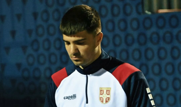 Imagine Stire FCSB a pus banii pe masă pentru primul transfer al verii! Jucătorul s-a decis și semnează contractul | 2review.ro