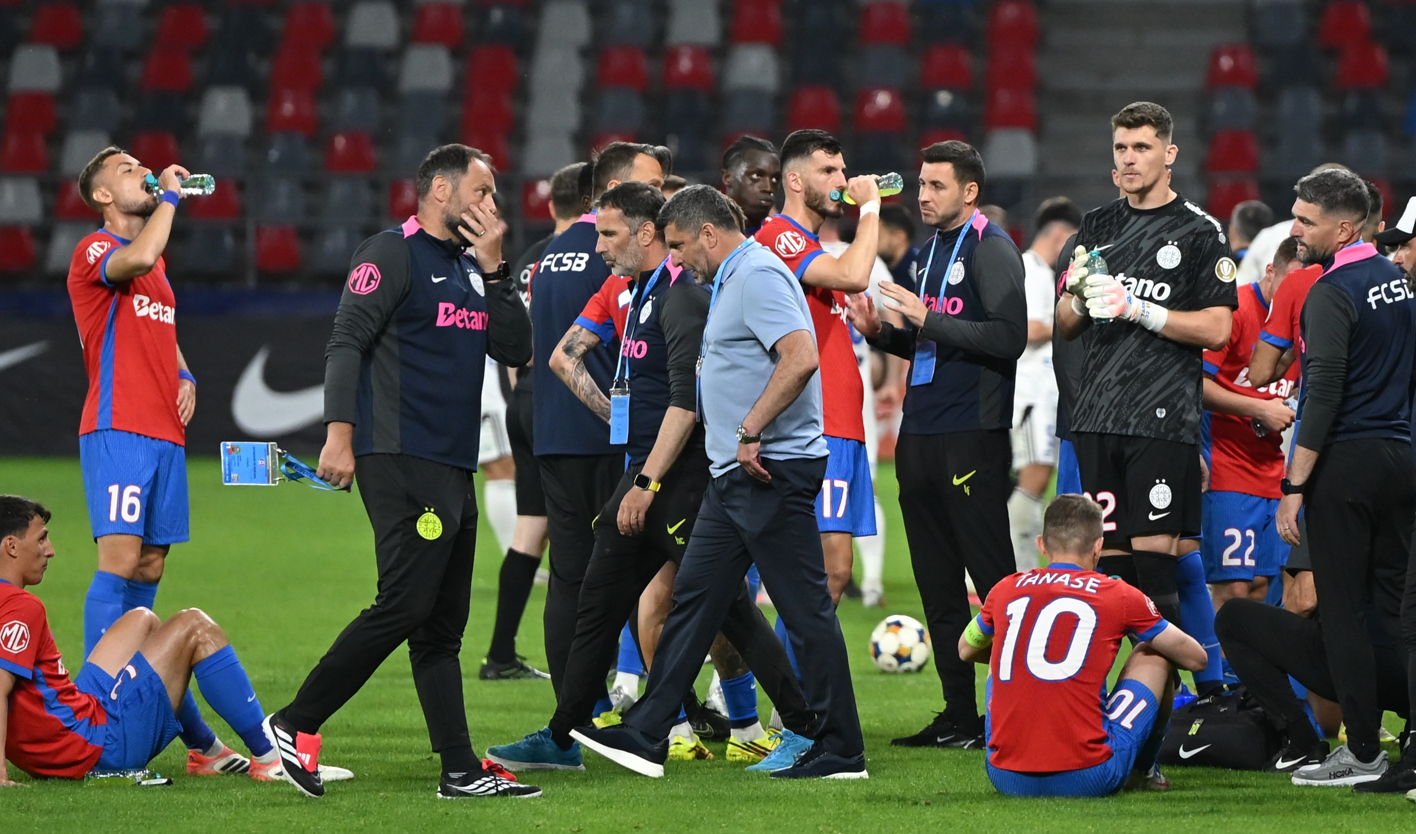 Marea dilemă la FCSB, înaintea barajului cu Dinamo! Cum ar putea arăta primul 11