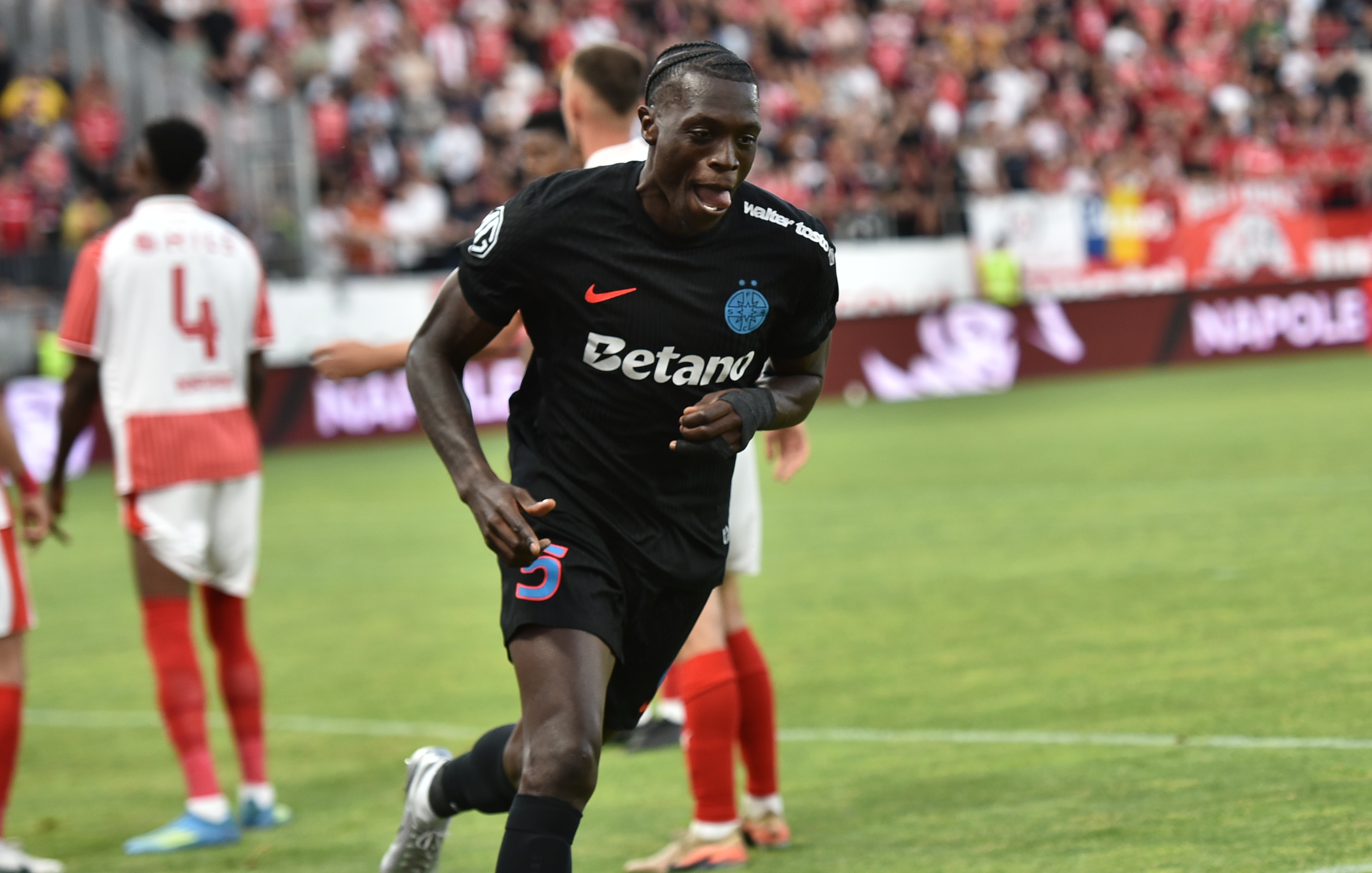 Imagine Stire Dinamo - FCSB 0-1, ACUM, Digi Sport 1. GOOL! Dawa a deschis scorul pe Arcul de Triumf | 2review.ro