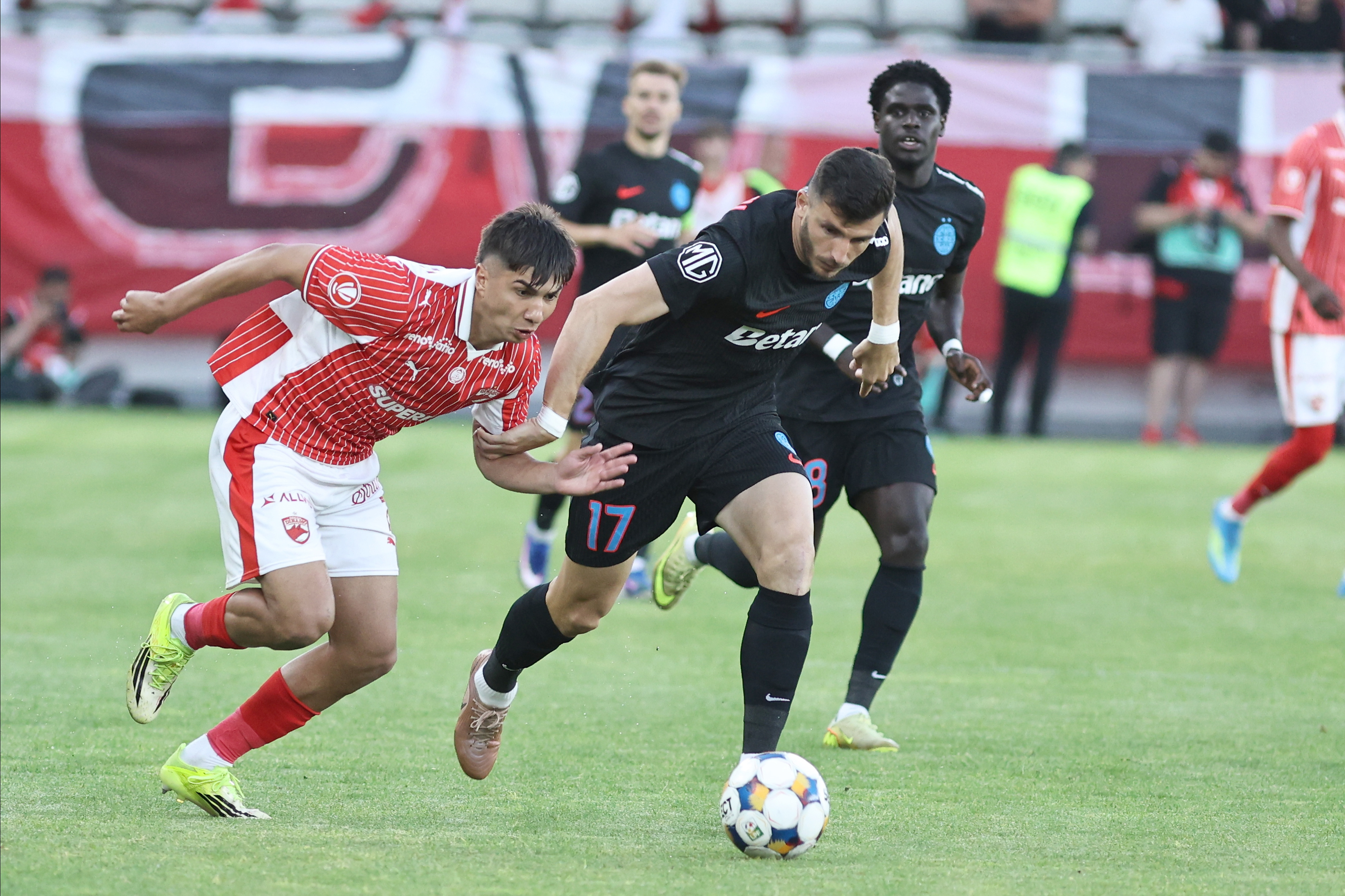 Imagine Stire Mihai Popescu n-a stat pe gânduri! Ce a făcut, după ce s-a calificat cu FCSB în preliminariile Conference League | 2review.ro