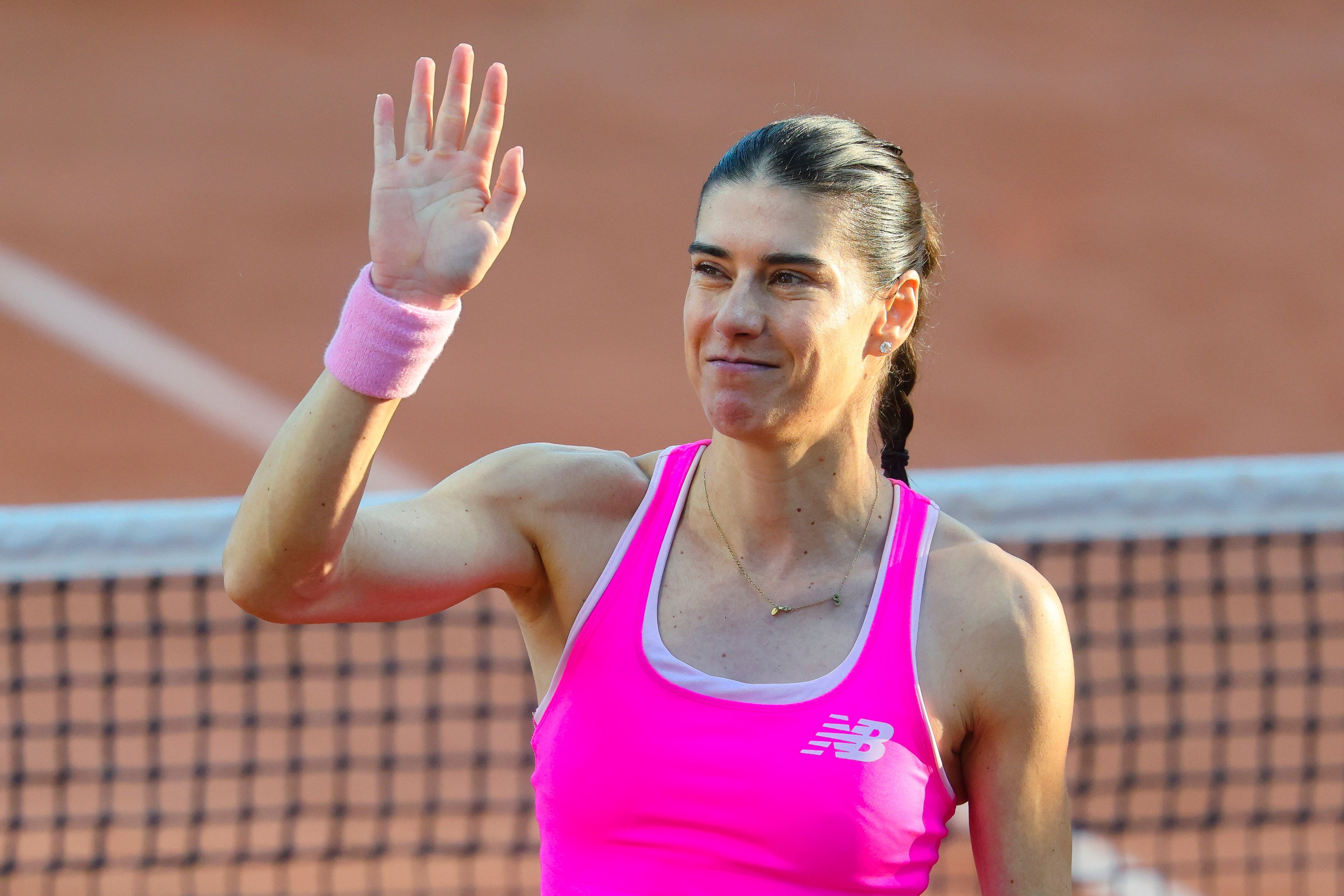 Imagine Stire Spectaculos: Sorana Cîrstea a intrat în istoria Roland Garros! Neverosimil ce a reușit românca la Paris | 2review.ro