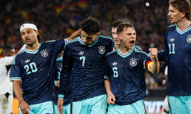 Stuttgart, Deutschland, DFB Fussball Herren A Nationalmannschaft Länderspiel / Freundschaftsspiel Kai HAVERTZ (GER) 2.v. li.- hat das 1-0 für Deutschland erzielt und freut sich mit Serge GNABRY (GER) li.- , und Joshua KIMMICH (GER) 2.v. re.- Foto: