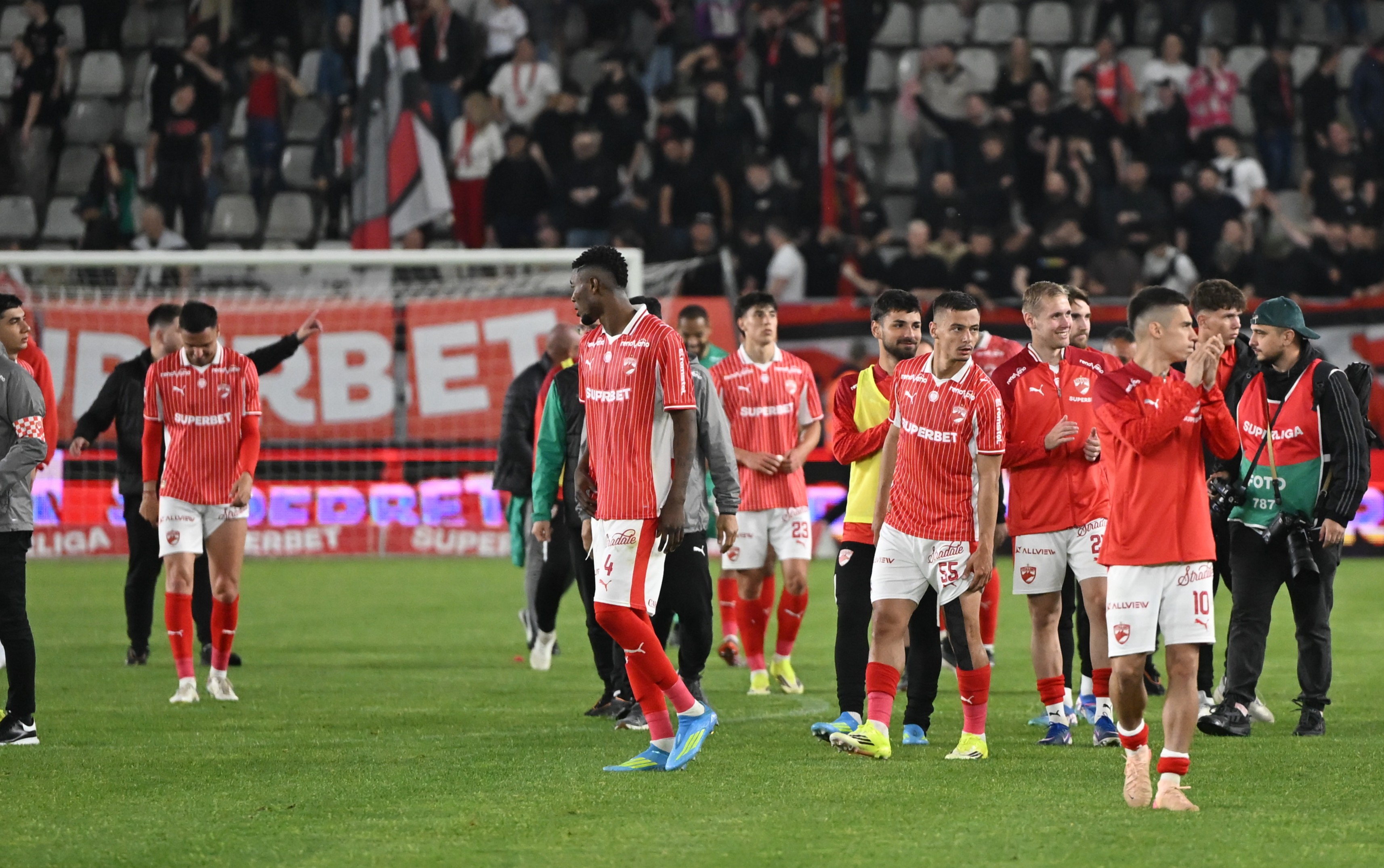 Imagine Stire Au fost confirmate 3 plecări de la Dinamo: ”Final de contract”. Ce urmează, după 1-2 cu FCSB | 2review.ro