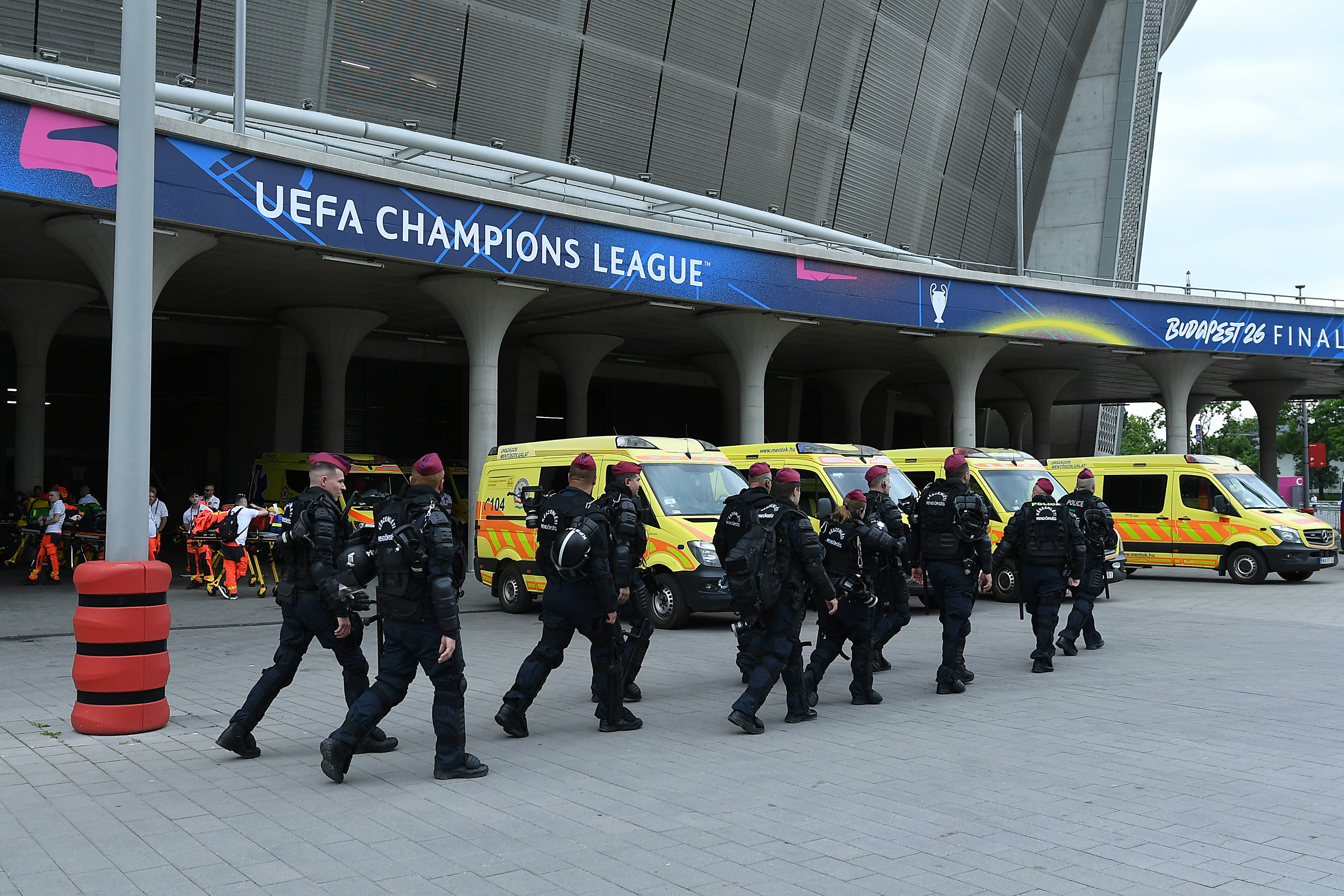 Imagine Stire E un coșmar. Probleme majore cauzate de unguri la finala UEFA Champions League | 2review.ro