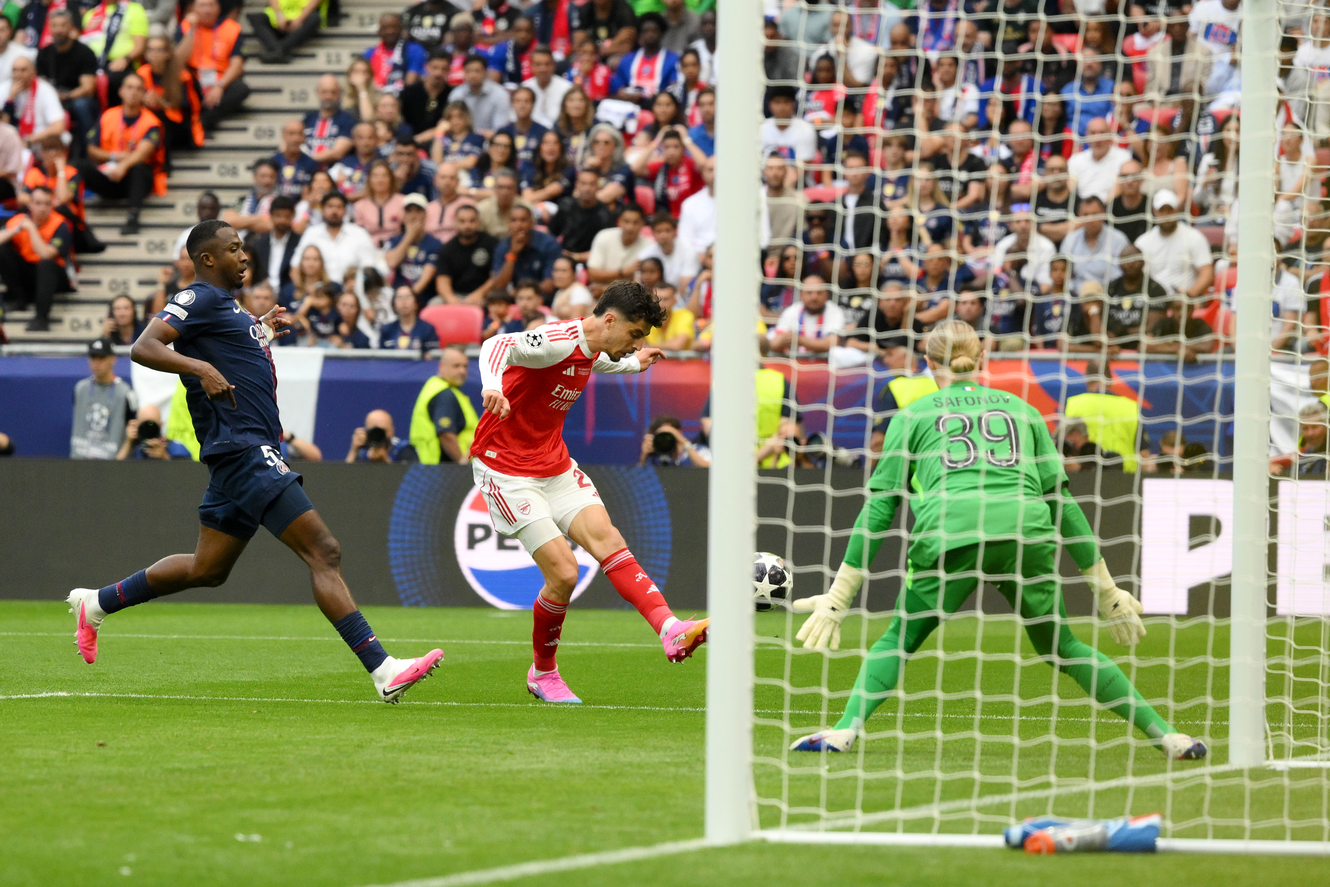 Imagine Stire PSG - Arsenal 0-1, ACUM, Digi Sport 1 și Digi 4K. GOOL! Kai Havertz a deschis scorul în minutul 6 | 2review.ro