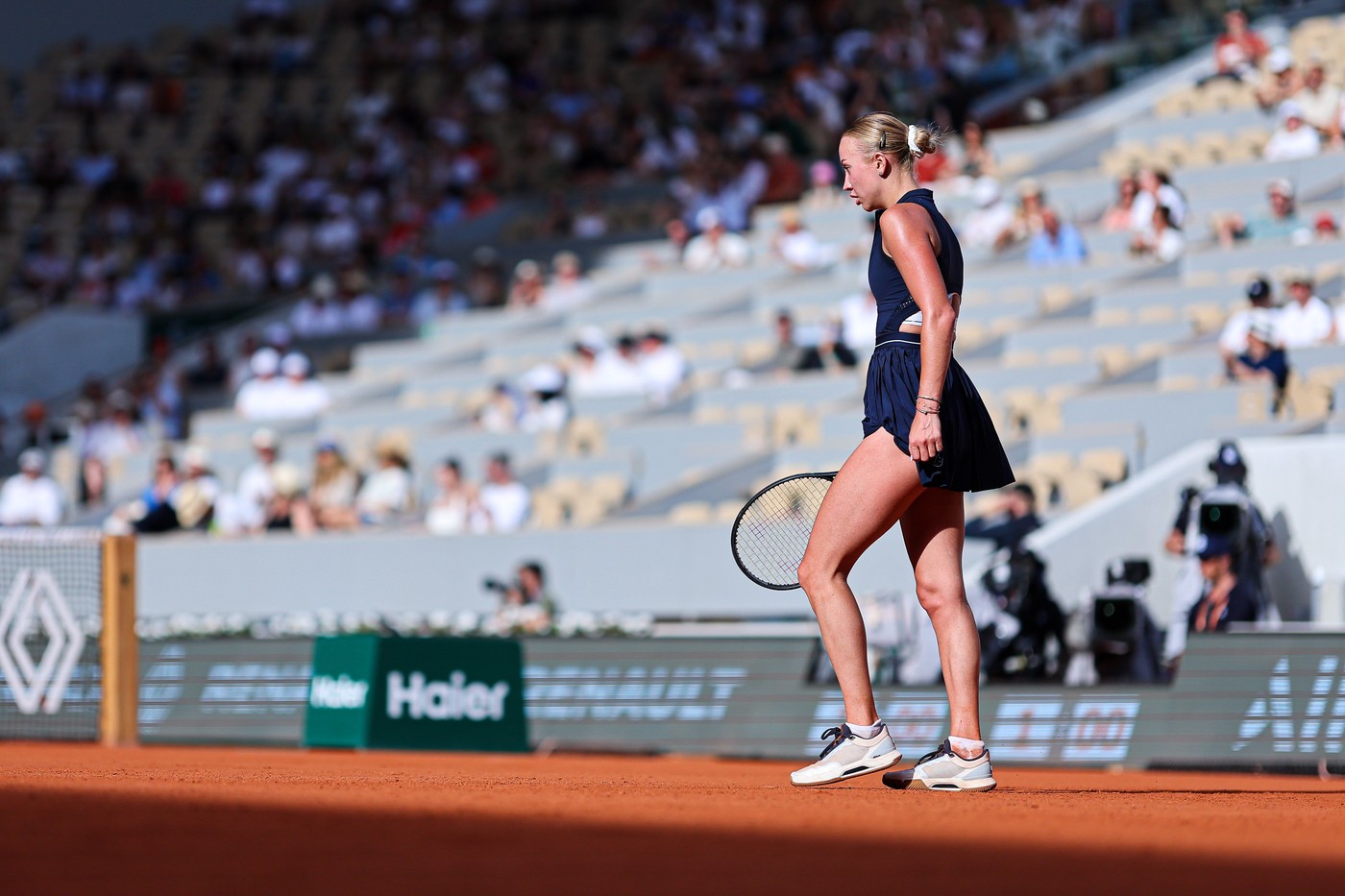 Imagine Stire Surpriză uriașă! Deținătoarea trofeului de la Roland Garros, eliminată în turul 3 | 2review.ro