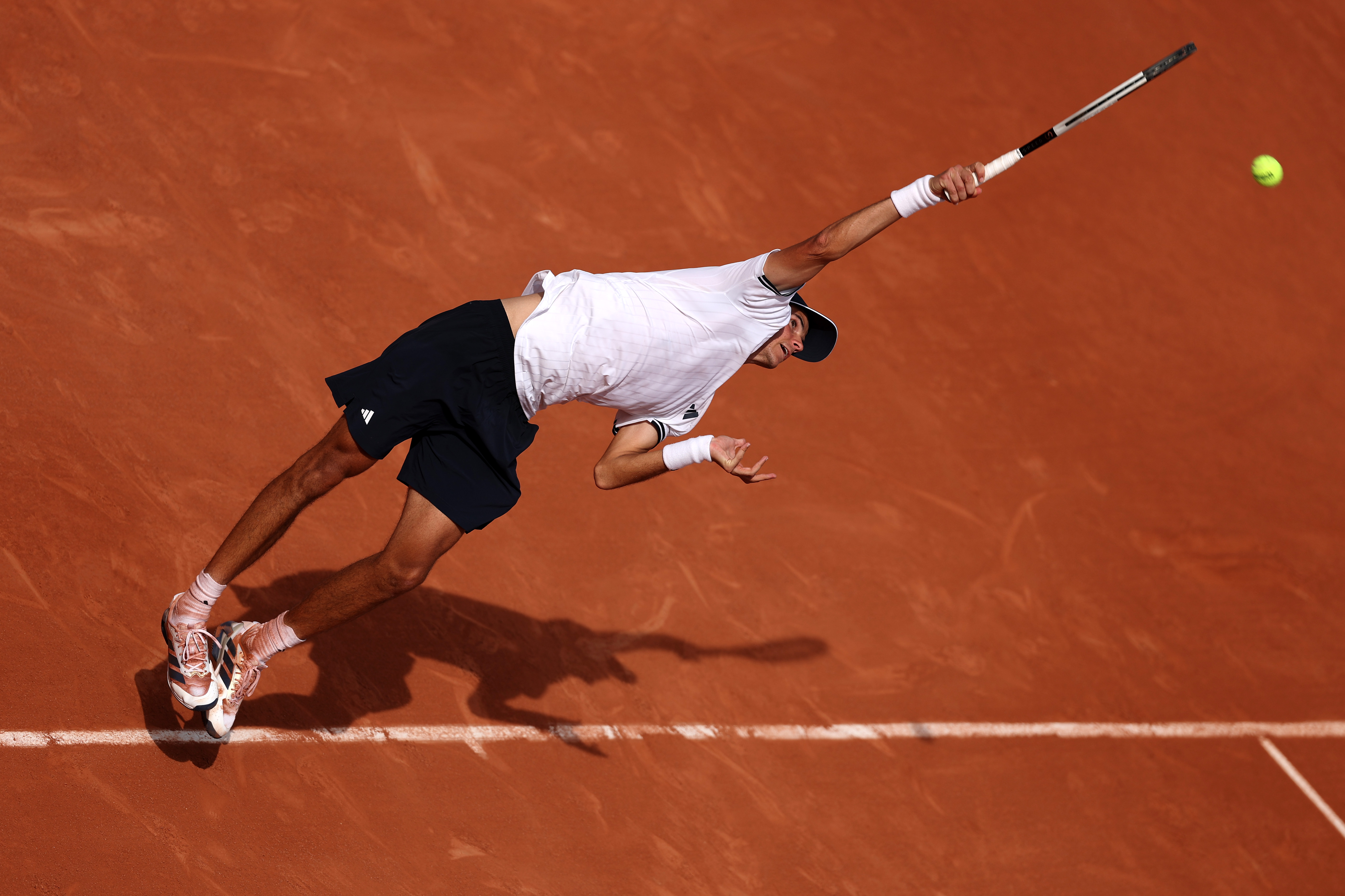 Imagine Stire După ce a produs revoltă la Roland Garros, a reușit să intre în istorie: ”noul Rafa Nadal” | 2review.ro