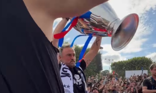 Imagine Stire ”Nebunie”! Luis Enrique a făcut SHOW în fața tuturor cu trofeul Champions League | 2review.ro