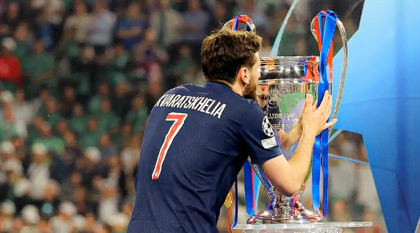 Imagine Stire Ilie Dumitrescu, despre Kvaratskhelia: ”E perfect, dar nu e cel mai bun din lume”. Cine e peste starul lui PSG | 2review.ro