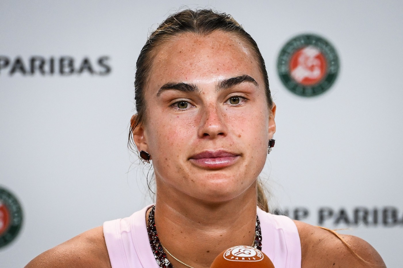 După ce a executat celebrul "moonwalk" pe teren, Sabalenka a mers în conferință și a spus lucrurilor pe nume: "Sincer!"