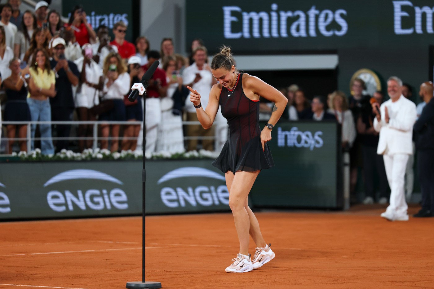 Imagine Stire Aryna Sabalenka, show total la Roland Garros: cum a executat celebrul moonwalk, pe zgura pariziană | 2review.ro