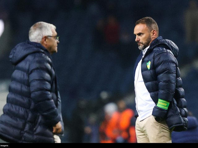 Petrolul Ploiești caută antrenor după plecarea lui Topal