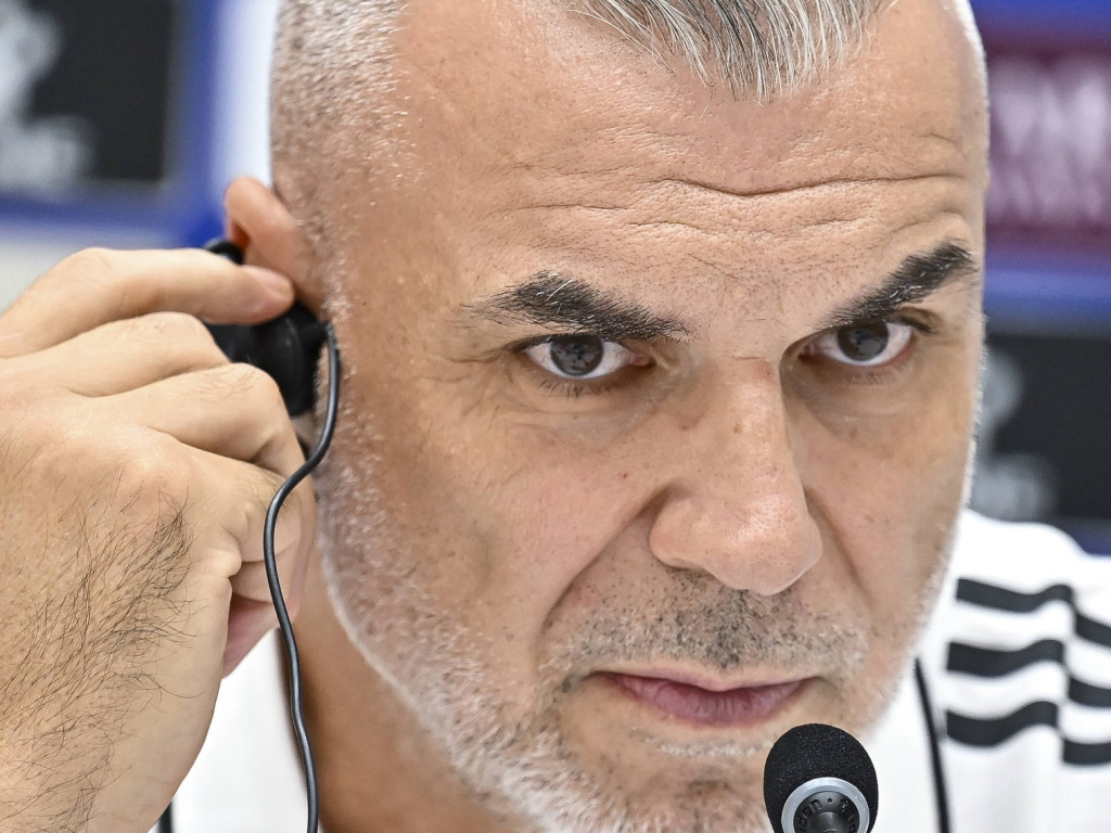 Cosmin Olăroiu, debut cu o înfrângere drastică la Al-Jazira: eliminare din Champions League!