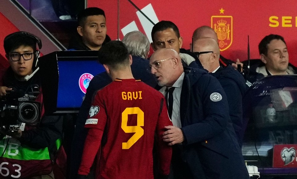 Luis de la Fuente a intervenit, după ce o țară întreagă l-a numit ”imbecil” pe Gavi: ”Eu îl vreau așa”