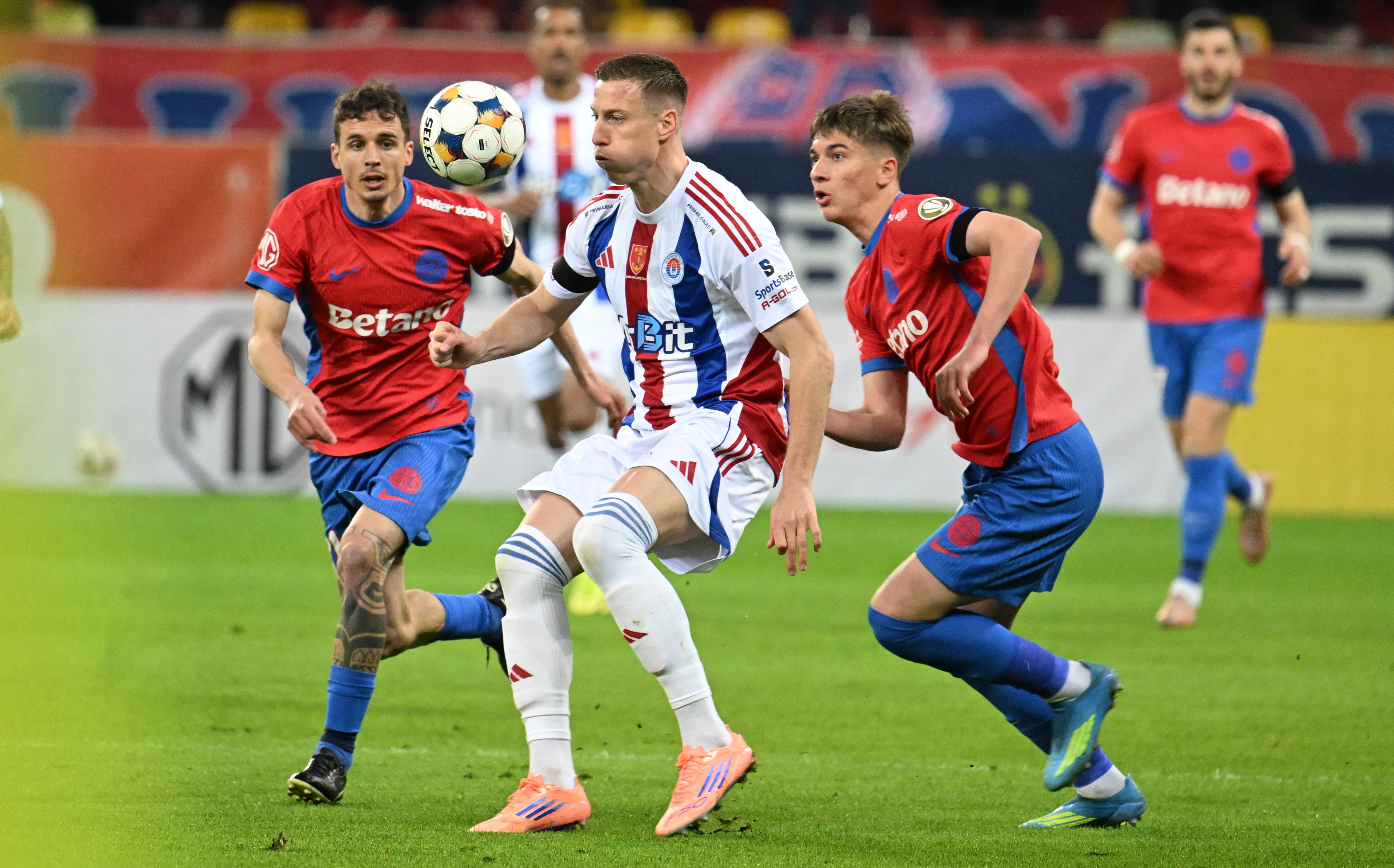 O nou promovată din Liga 2 încearcă o altă lovitură în mercato: un fotbalist din SuperLiga