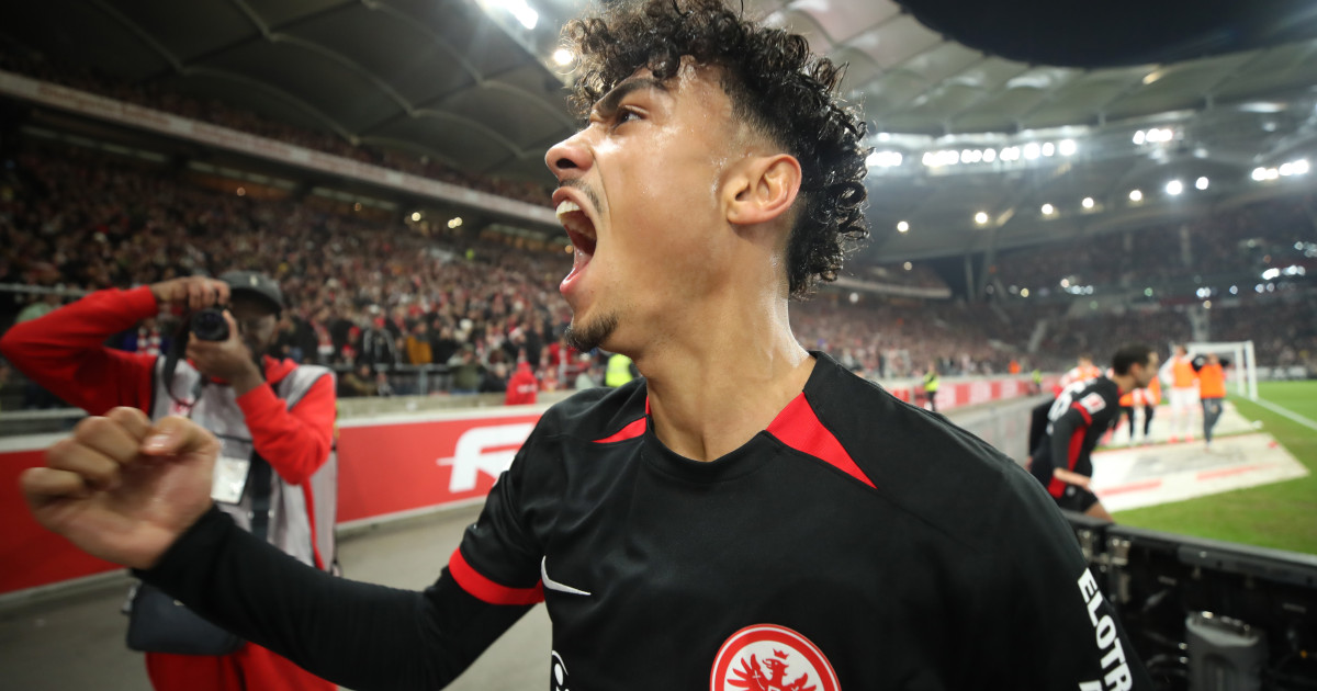 Extras video articol - VIDEO cu rezumatul partidei Bayern - Stuttgart 3 ...