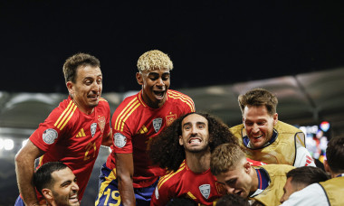 STUTTGART - (l-r) Mikel Oyarzabal of Spain, Mikel Merino of Spain, Lamine Yamal of Spain, Marc Cucurella of Spain celebrate the 4-0 during the UEFA Nations League semifinal match Spain v. France at the Stuttgart Arena on June 5, 2025 in Stuttgart, Germany