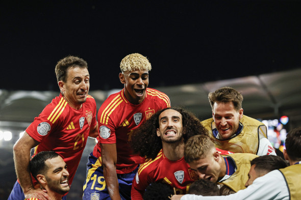 STUTTGART - (l-r) Mikel Oyarzabal of Spain, Mikel Merino of Spain, Lamine Yamal of Spain, Marc Cucurella of Spain celebrate the 4-0 during the UEFA Nations League semifinal match Spain v. France at the Stuttgart Arena on June 5, 2025 in Stuttgart, Germany