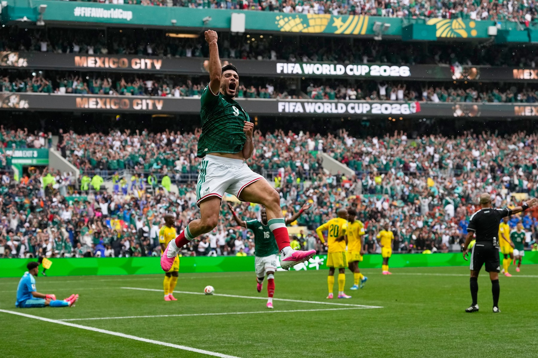 Mexic - Africa de Sud 2-0. Două goluri și trei cartonașe roșii în primul meci de la Cupa Mondială 2026