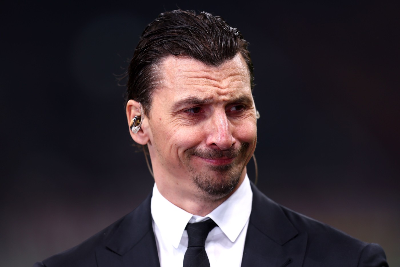 Zlatan Ibrahimovic i-a adresat o singură întrebare! A auzit ce a răspuns, i-a luat microfonul și l-a dat afară
