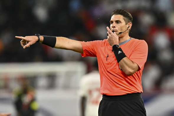 Poza pentru articolul S-a cerut excluderea arbitrului Shaun Evans de la Cupa Mondială pentru gestul făcut! FIFA a deschis o anchetă
