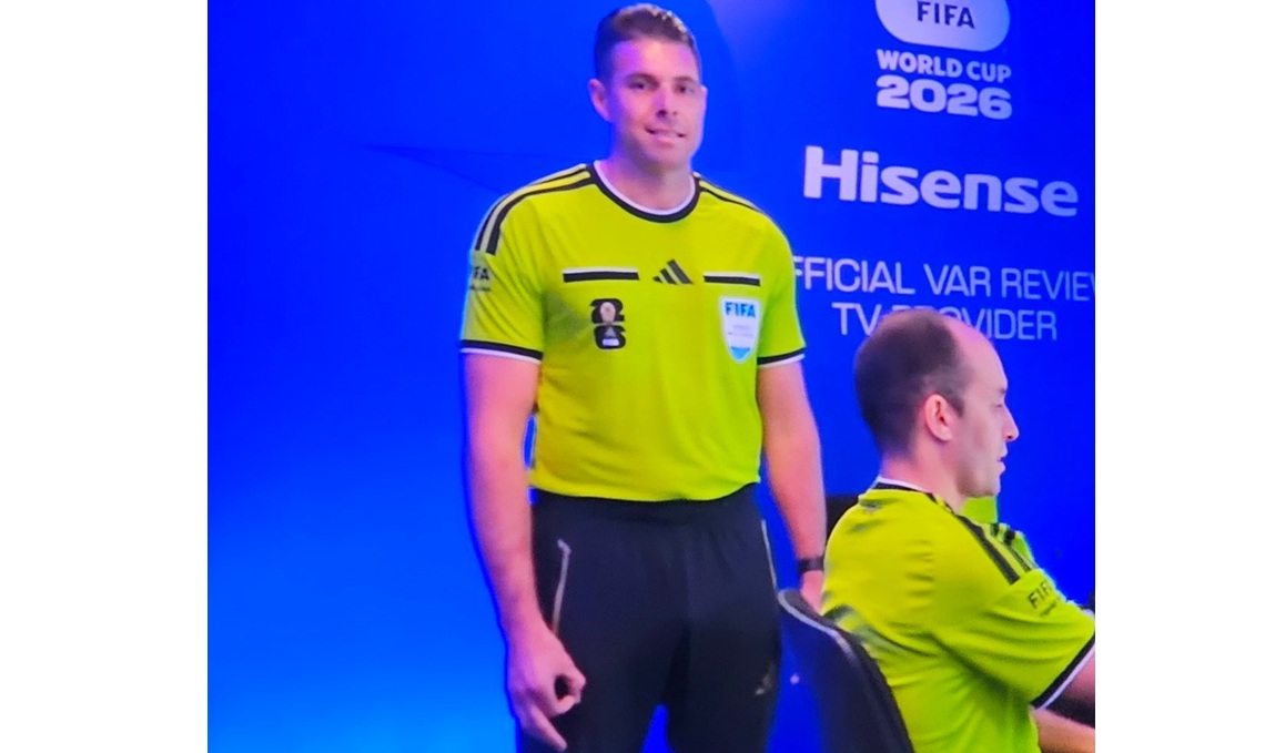 S-a cerut excluderea arbitrului Shaun Evans de la Cupa Mondială pentru gestul făcut! FIFA a deschis o anchetă