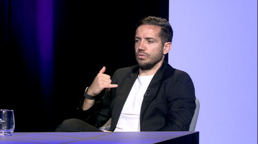 ”Ți-ai luat pușcă?”. Alex Chipciu și latura mai puțin cunoscută: ”Cinci fete, plus mama și soacra”