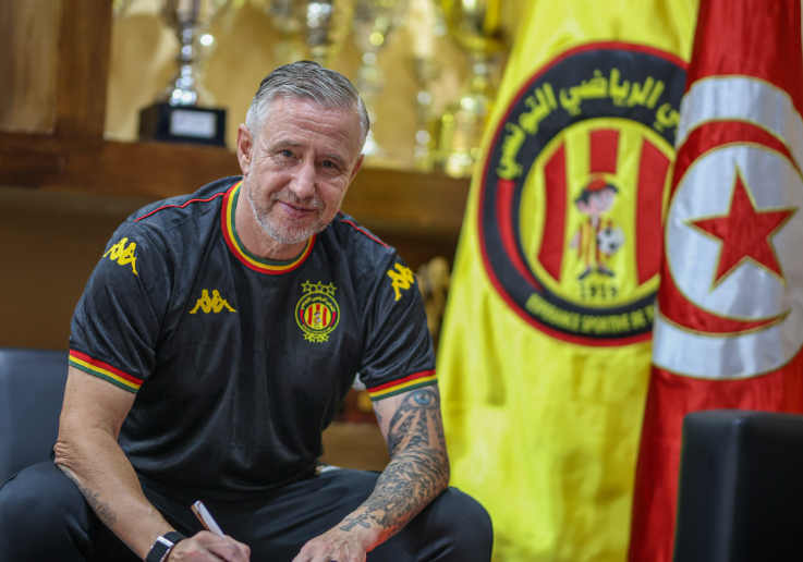 Surpriza a fost confirmată: Laurențiu Reghecampf a semnat!