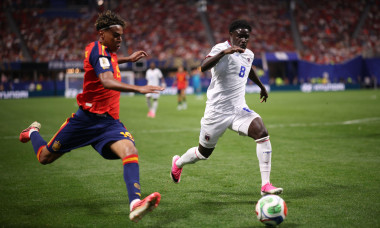 Joao Paulo of Cape Verde shepherds Lamine Yamal of Spain after the FIFA World Cup Group H match between Spain and Cape Verde at the AKA Mercedes-Benz Stadium, Atlanta on Monday 15th June 2026. (Photo: Pat Scaasi | MI News) Credit: MI News &amp; Sport /Alamy L