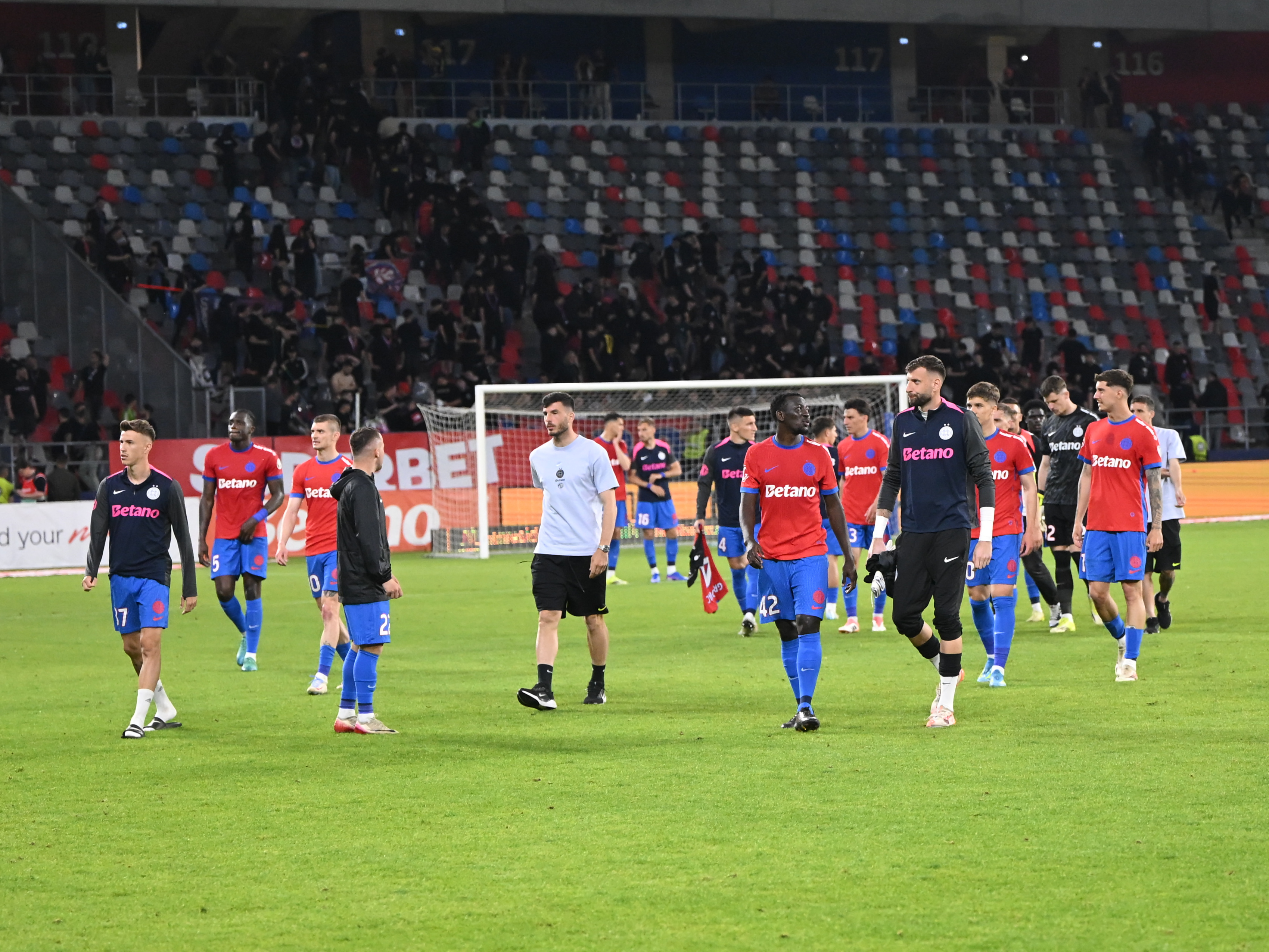 A plecat de la FCSB!