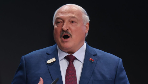 Aleksandr Lukașenko, președintele Belarusului, a răbufnit în ședință la Minsk: ”Începem să ne prăbușim”