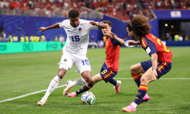 AKA Mercedes-Benz Stadium, Atlanta on Monday 15th June 2026. Laros Duarte of Cape Verde takes on Gavi of Spain and Marc Cucurella of Spainduring the FIFA World Cup Group H match between Spain and Cape Verde at the AKA Mercedes-Benz Stadium, Atlanta on Mon