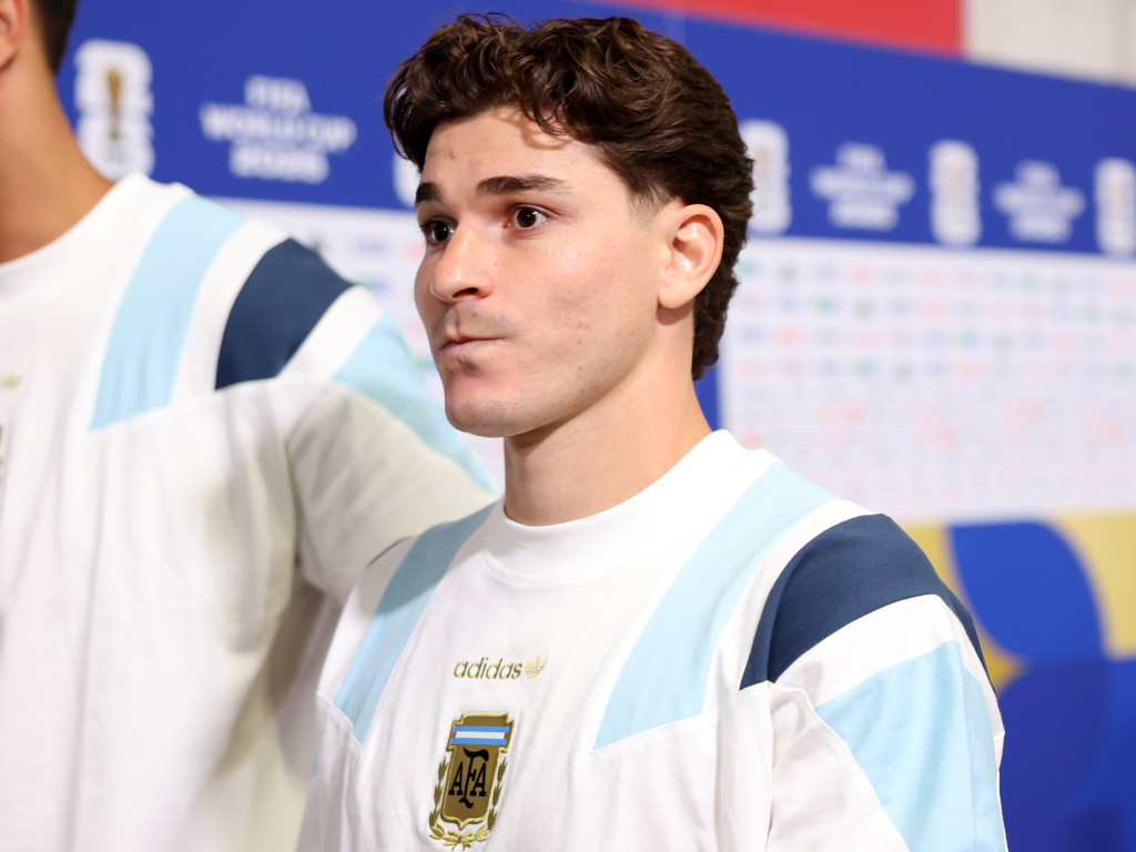 Răsturnare de situație! Julian Alvarez se duce la Madrid și cere oficial transferul