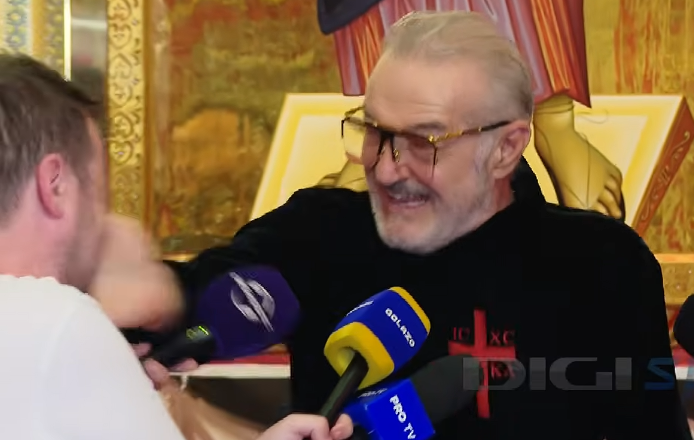 Reacția lui Gigi Becali, după ce a lovit un jurnalist la conferința de presă: "Nu?"