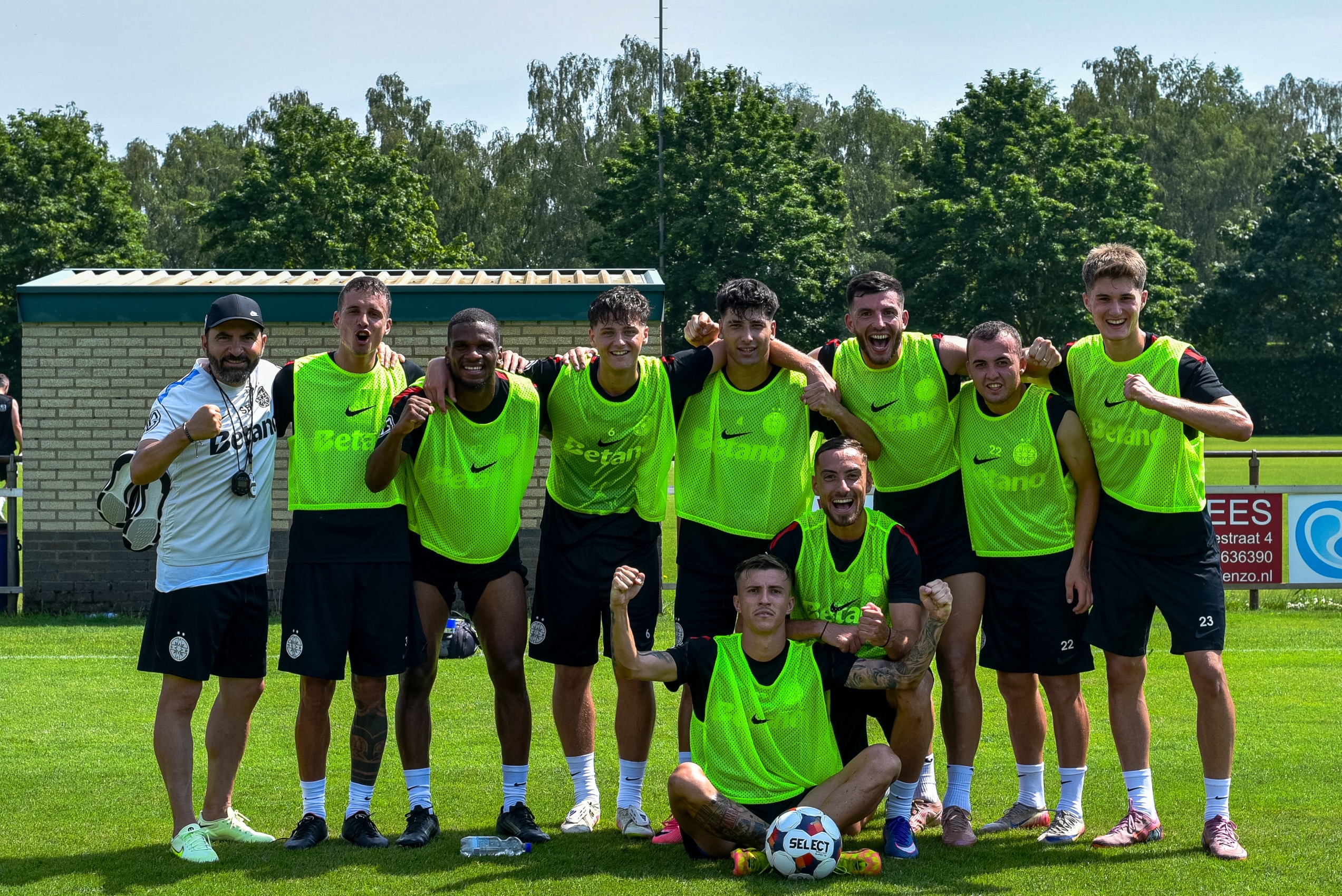 FCSB - Al Jazira 1-0 ACUM. Surprize mari în formula de start a roș-albaștrilor