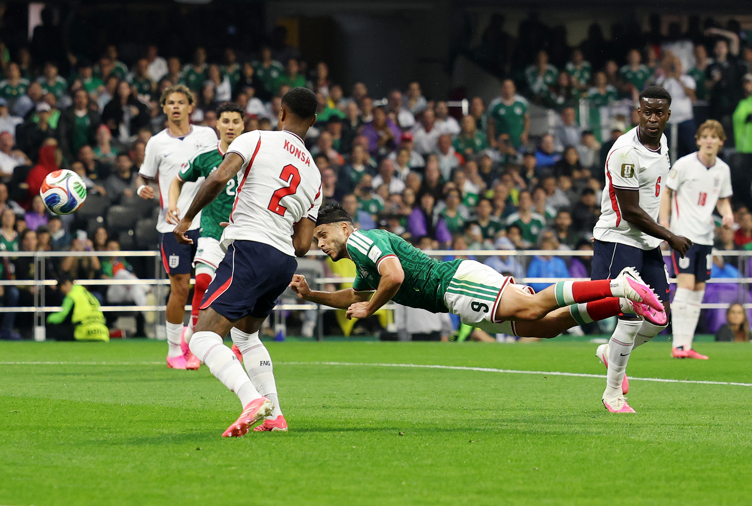 Mexic - Anglia 0-0, ACUM, digisport.ro. Ocazie mare pentru mexicani!