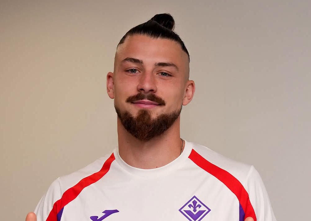 E gata! Fiorentina a anunțat transferul lui Radu Drăgușin