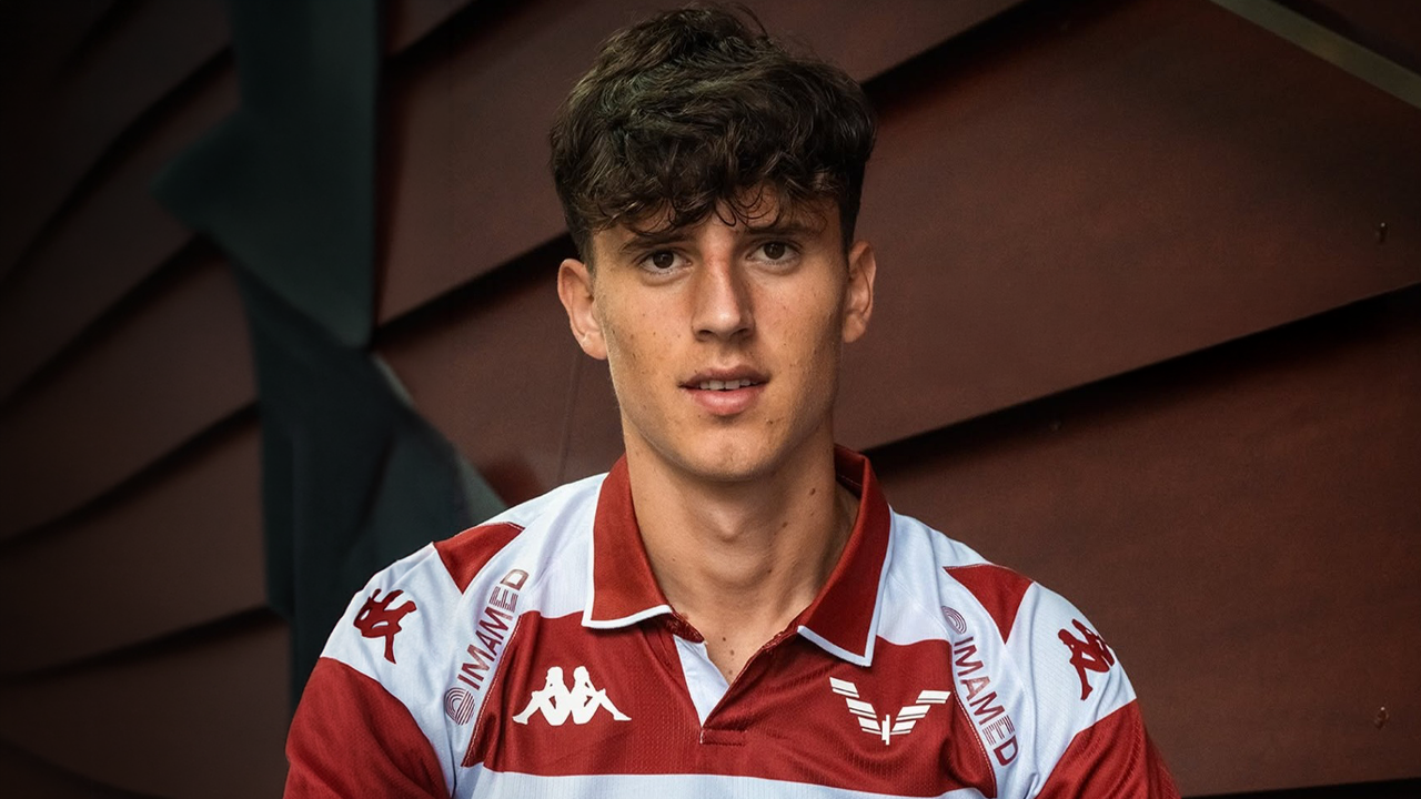 Rapid a făcut al 5-lea transfer al verii: "Contract pe patru sezoane"
